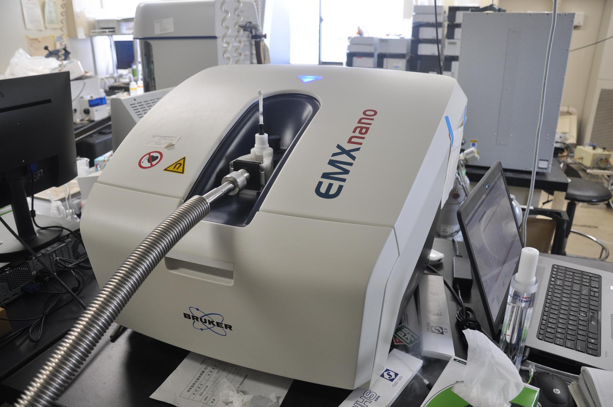 Benchtop Electron Spin Resonance (ESR) Spectrometer BRUKER, EMXnano