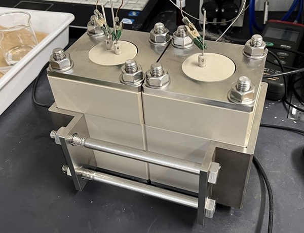 Hydrothermal Electrolysis
